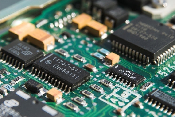 برد مدار چاپی (PCB)